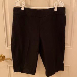 Chico’s black So Slimming shorts